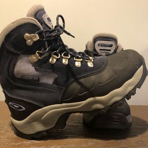 womans hi tech thermo dri boots size 7